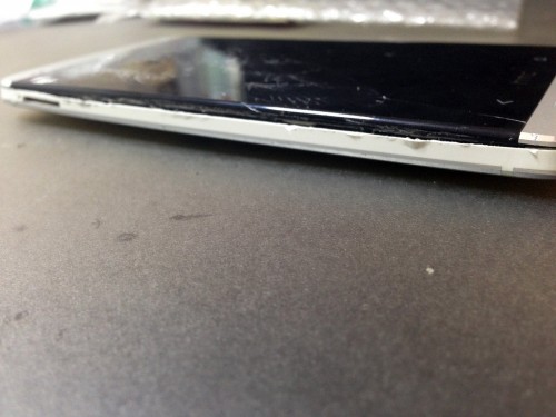HTC_ONE_M7_opening_scratches_2